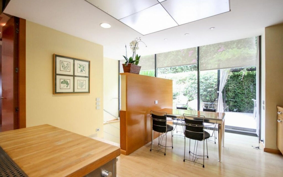 Особняк в Барселоні 1000 кв.м з чудовим видом