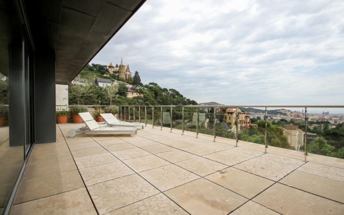 Особняк в Барселоні 1000 кв.м з чудовим видом