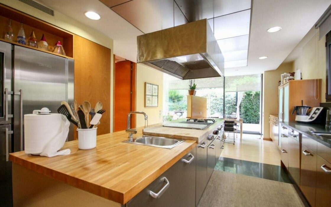 Особняк в Барселоні 1000 кв.м з чудовим видом