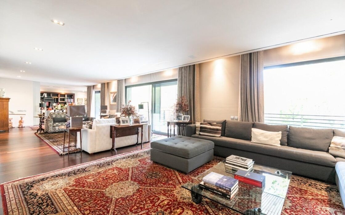 Квартира 500 кв.м з терасою в Барселоні на проспекті Бонанова