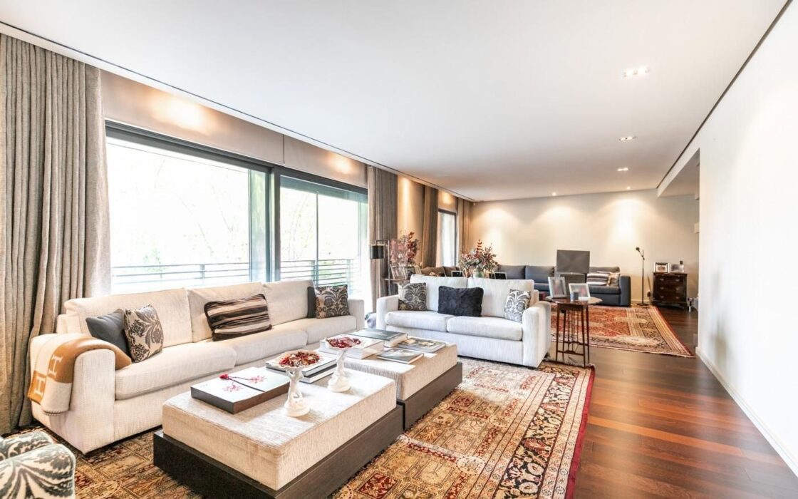 Квартира 500 кв.м з терасою в Барселоні на проспекті Бонанова