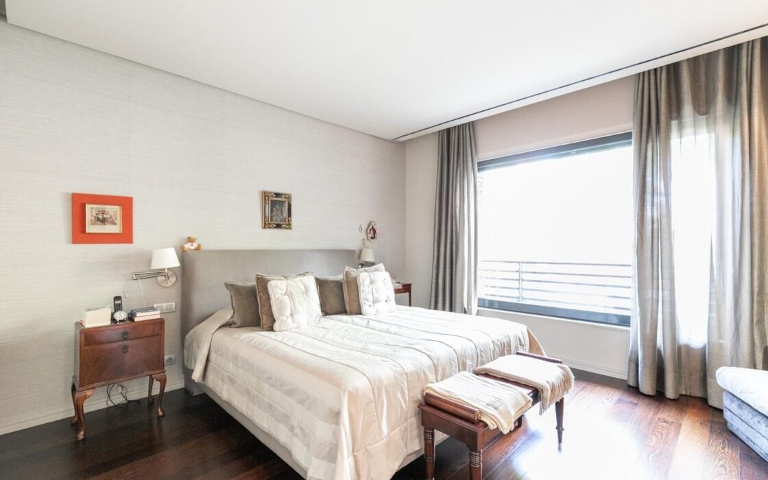 Квартира 500 кв.м з терасою в Барселоні на проспекті Бонанова