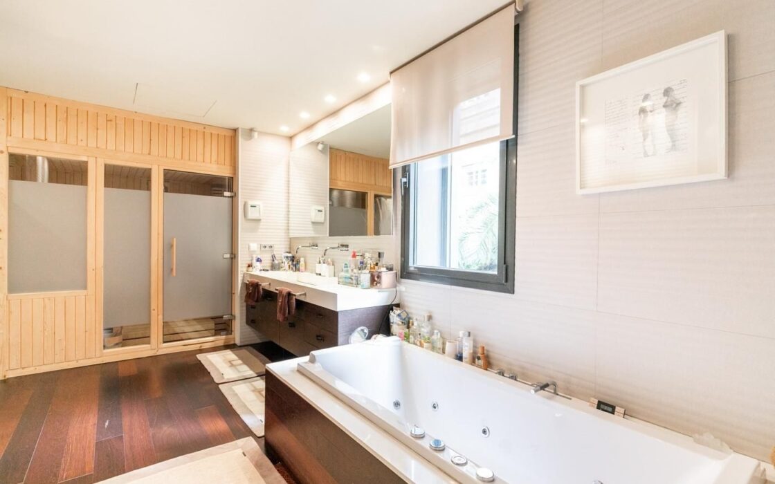 Квартира 500 кв.м з терасою в Барселоні на проспекті Бонанова