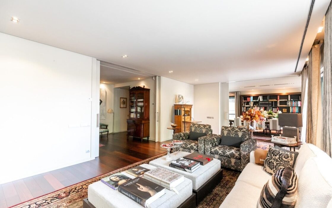 Квартира 500 кв.м з терасою в Барселоні на проспекті Бонанова