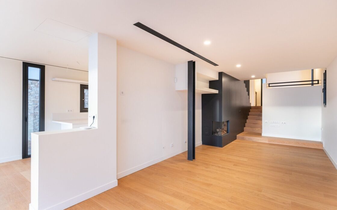 Новий розкішний будинок з басейном у Саррії, Барселона 498 кв.м