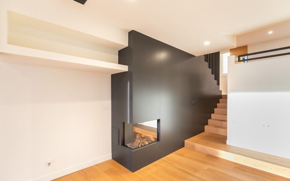 Новий розкішний будинок з басейном у Саррії, Барселона 498 кв.м