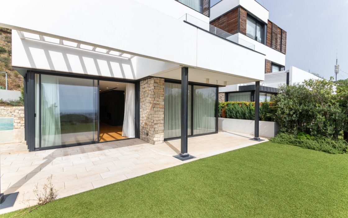 Новий розкішний будинок з басейном у Саррії, Барселона 498 кв.м