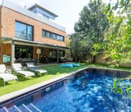 Особняк з басейном та панорамним видом у Саррії, Барселона