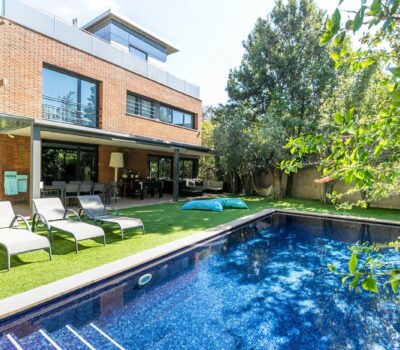 Особняк з басейном та панорамним видом у Саррії, Барселона
