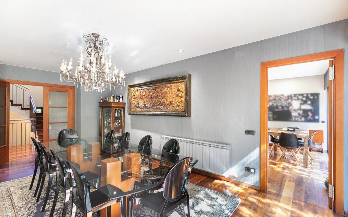 Особняк з басейном та панорамним видом у Саррії, Барселона