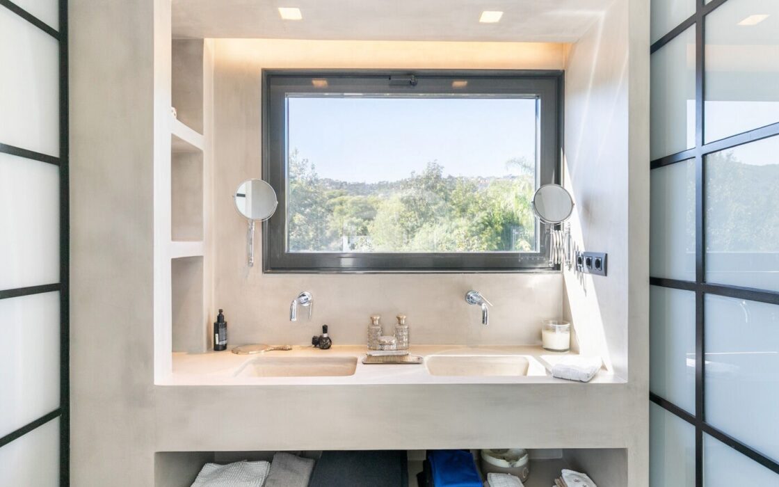 Особняк з басейном та панорамним видом у Саррії, Барселона