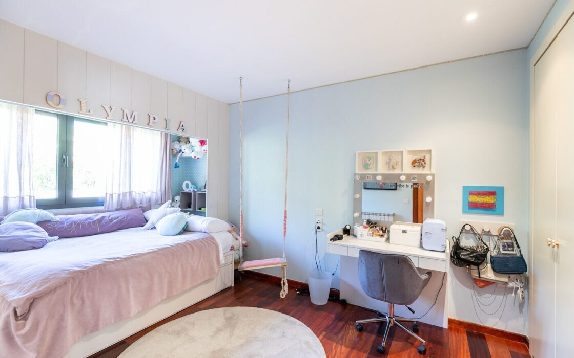 Особняк з басейном та панорамним видом у Саррії, Барселона