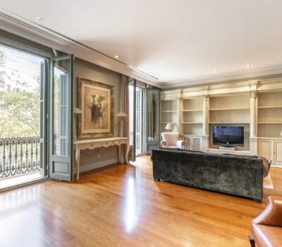 Квартира 220 кв.м з видом на Ла Педреру в Барселоні