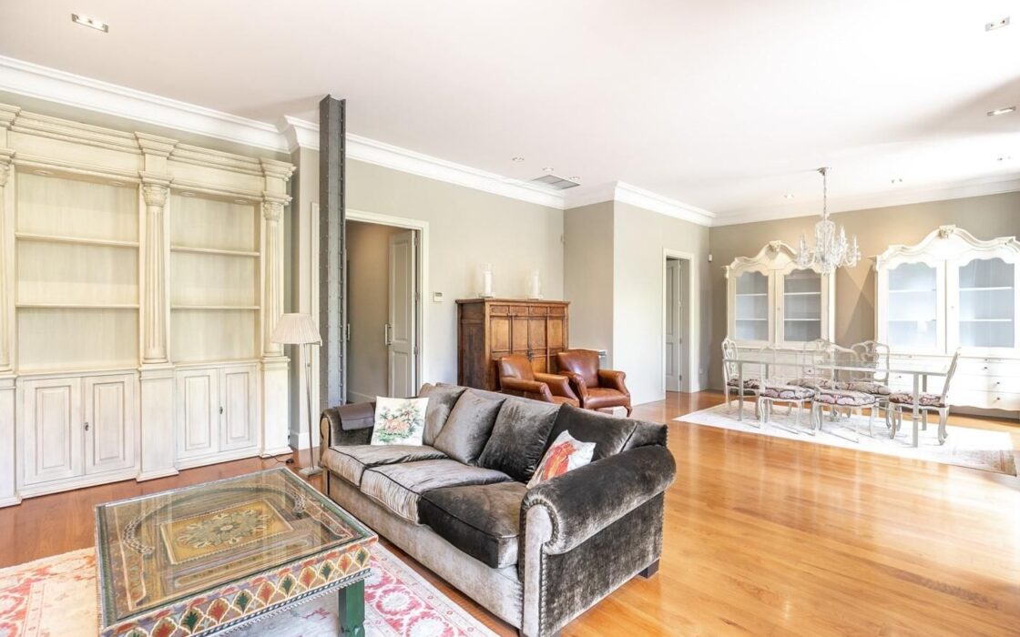 Квартира 220 кв.м з видом на Ла Педреру в Барселоні