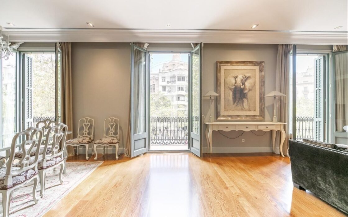 Квартира 220 кв.м з видом на Ла Педреру в Барселоні