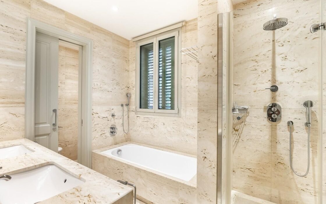 Квартира 220 кв.м з видом на Ла Педреру в Барселоні