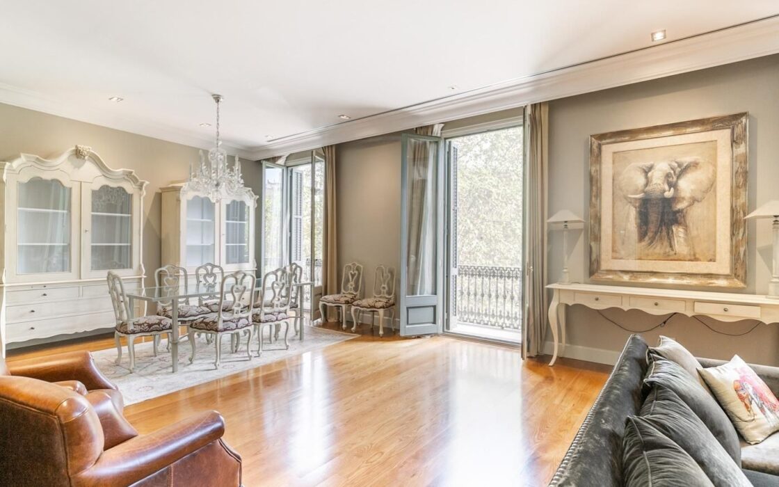 Квартира 220 кв.м з видом на Ла Педреру в Барселоні