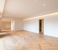 Отремонтированная квартира с террасой в Барселоне 279 кв.м