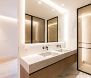 Отремонтированная квартира с террасой в Барселоне 279 кв.м