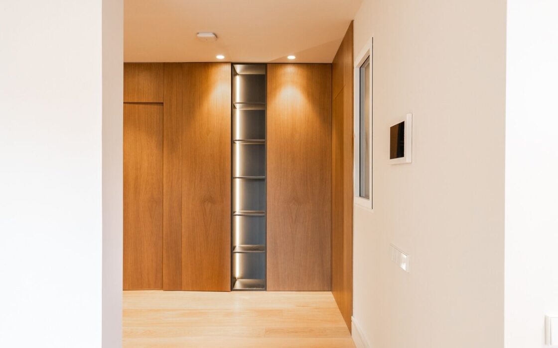 Отремонтированная квартира с террасой в Барселоне 279 кв.м