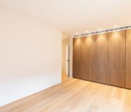 Отремонтированная квартира с террасой в Барселоне 279 кв.м