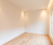 Отремонтированная квартира с террасой в Барселоне 279 кв.м