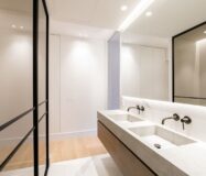 Отремонтированная квартира с террасой в Барселоне 279 кв.м