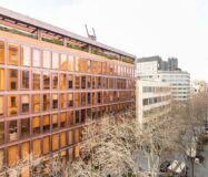 Отремонтированная квартира с террасой в Барселоне 279 кв.м