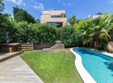 Елегантний особняк з басейном у Педральбесі, Барселона