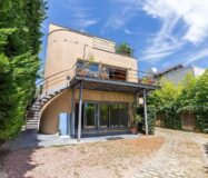 Елегантний особняк з басейном у Педральбесі, Барселона