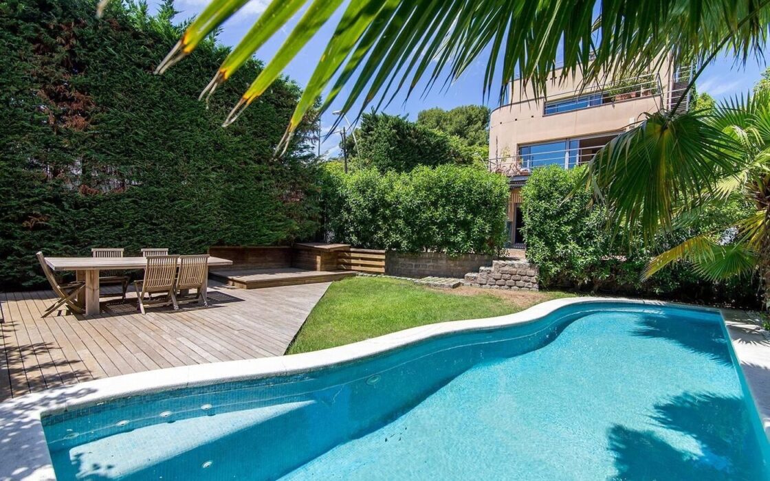 Елегантний особняк з басейном у Педральбесі, Барселона