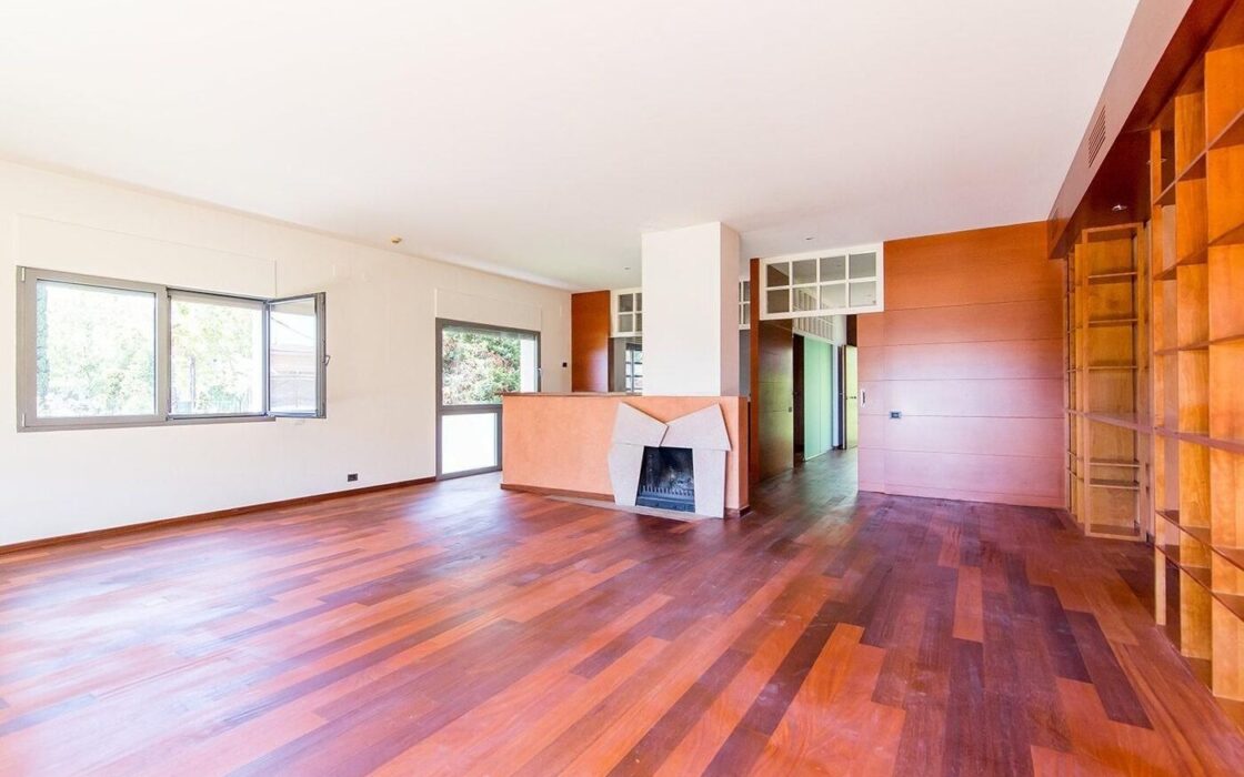 Елегантний особняк з басейном у Педральбесі, Барселона