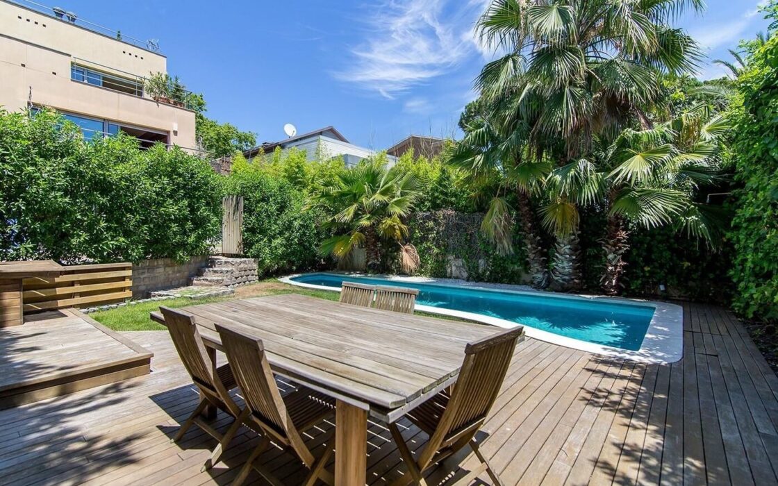 Елегантний особняк з басейном у Педральбесі, Барселона