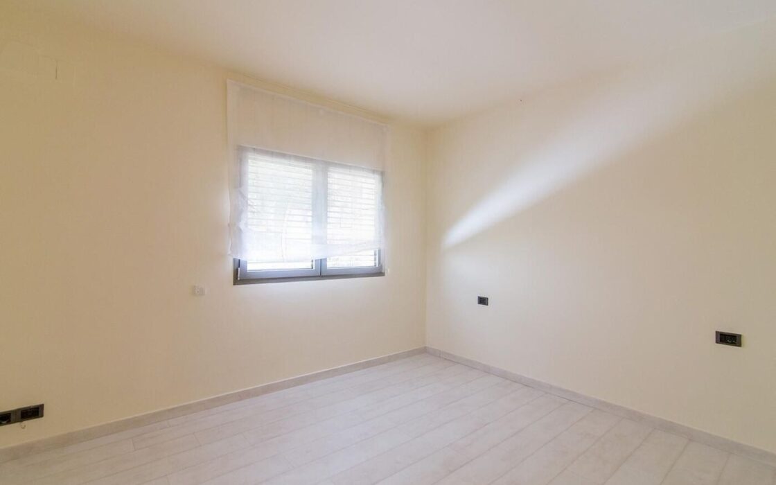 Елегантний особняк з басейном у Педральбесі, Барселона