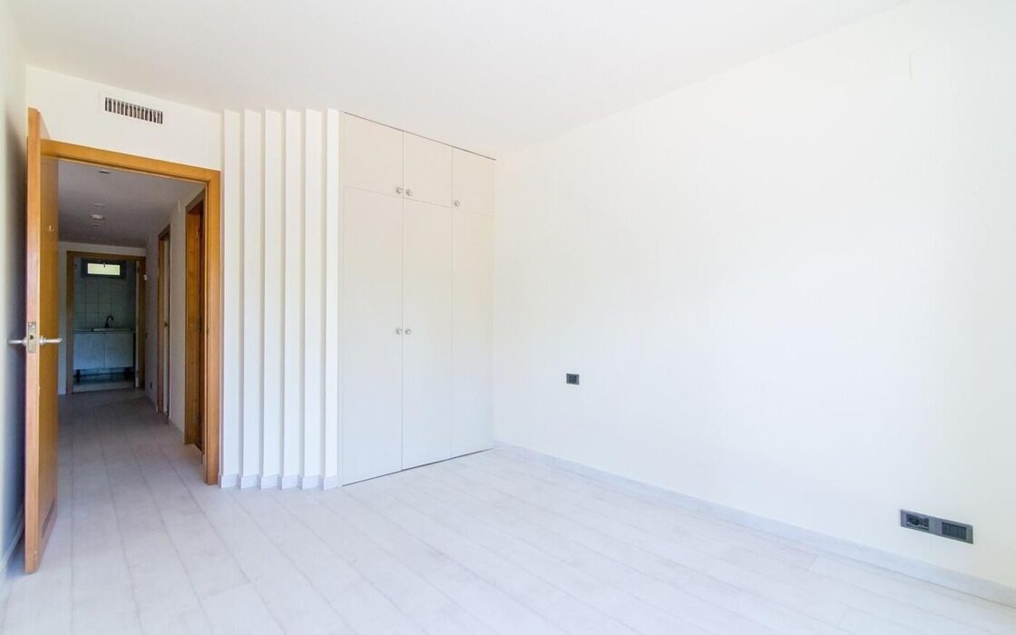 Елегантний особняк з басейном у Педральбесі, Барселона