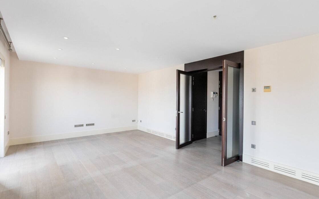 Квартира с видом на Ла Педреру в Барселоне 3 комнаты 140 кв.м