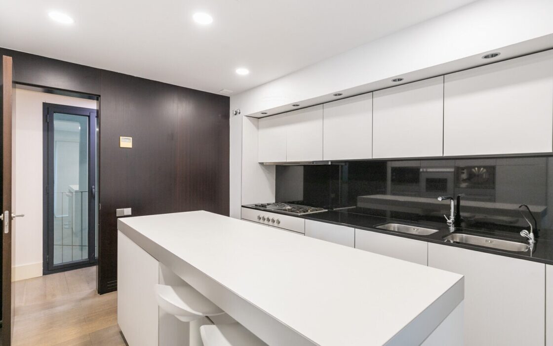 Квартира с видом на Ла Педреру в Барселоне 3 комнаты 140 кв.м