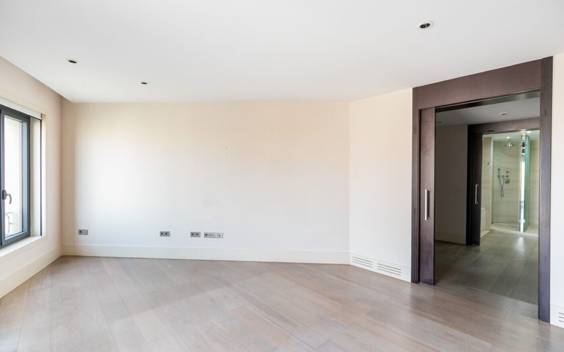 Квартира с видом на Ла Педреру в Барселоне 3 комнаты 140 кв.м