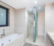 Квартира с видом на Ла Педреру в Барселоне 3 комнаты 140 кв.м