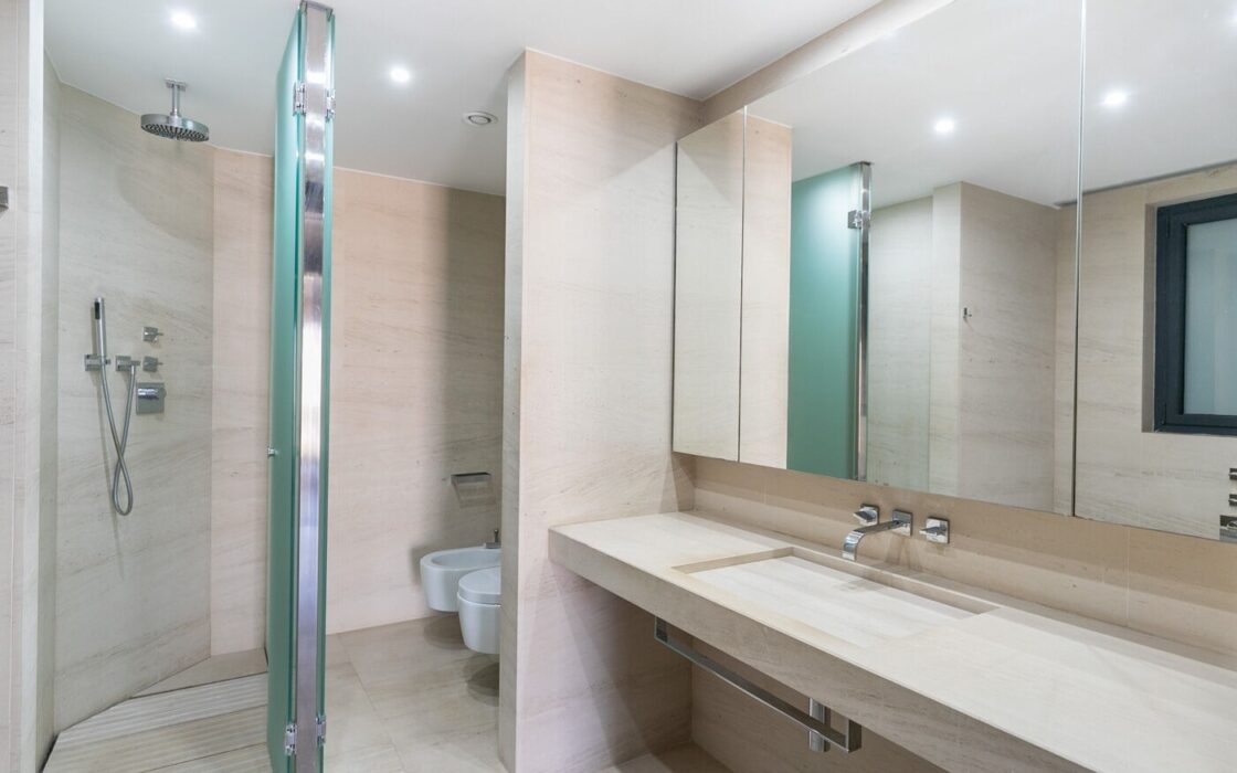 Квартира с видом на Ла Педреру в Барселоне 3 комнаты 140 кв.м