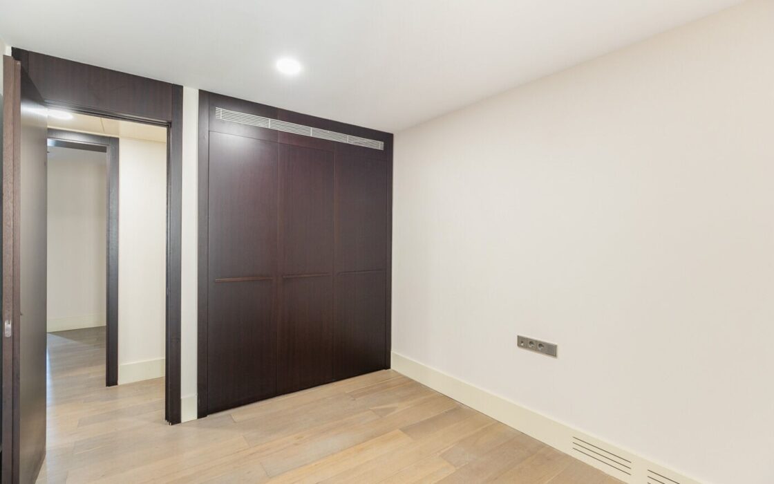 Квартира с видом на Ла Педреру в Барселоне 3 комнаты 140 кв.м