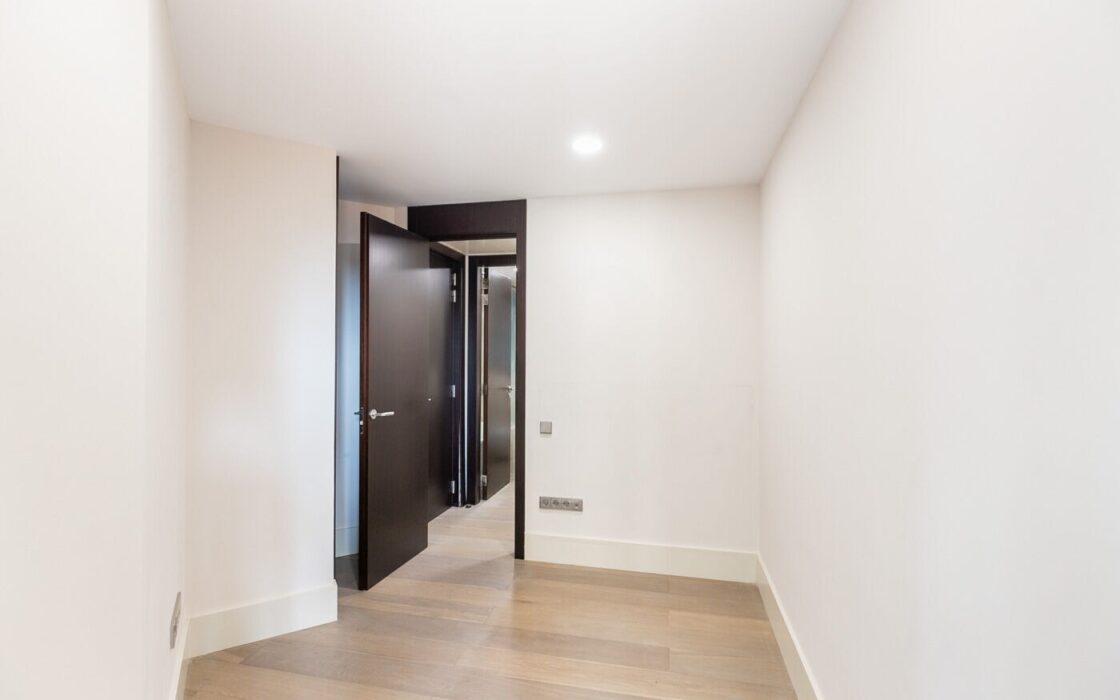 Квартира с видом на Ла Педреру в Барселоне 3 комнаты 140 кв.м