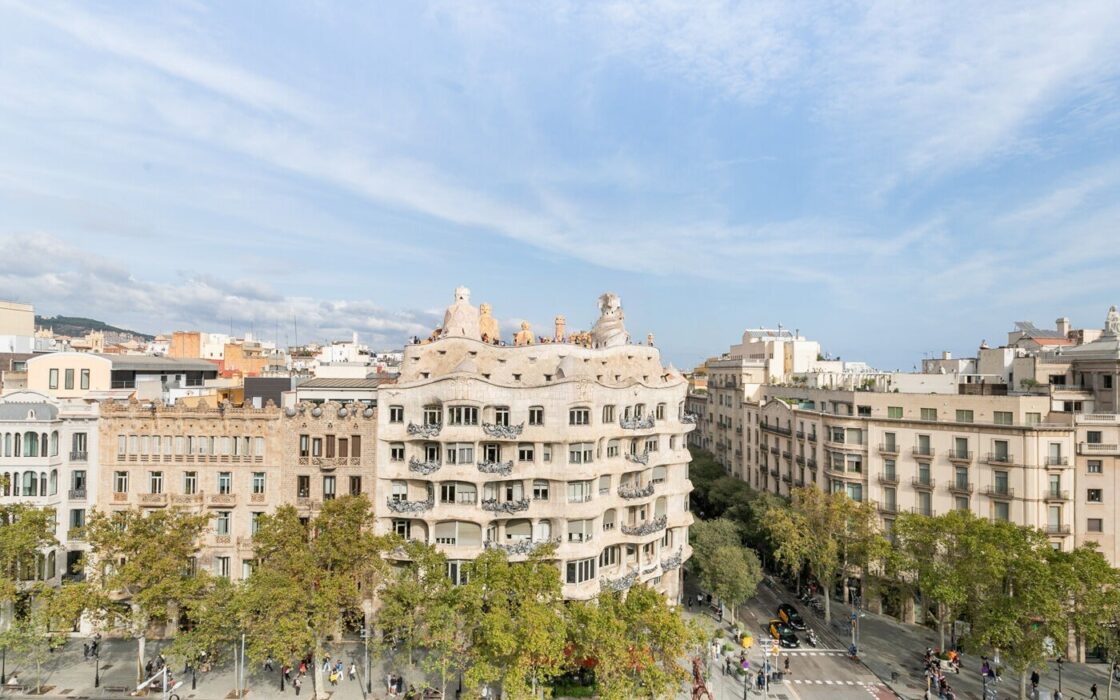 Квартира с видом на Ла Педреру в Барселоне 3 комнаты 140 кв.м