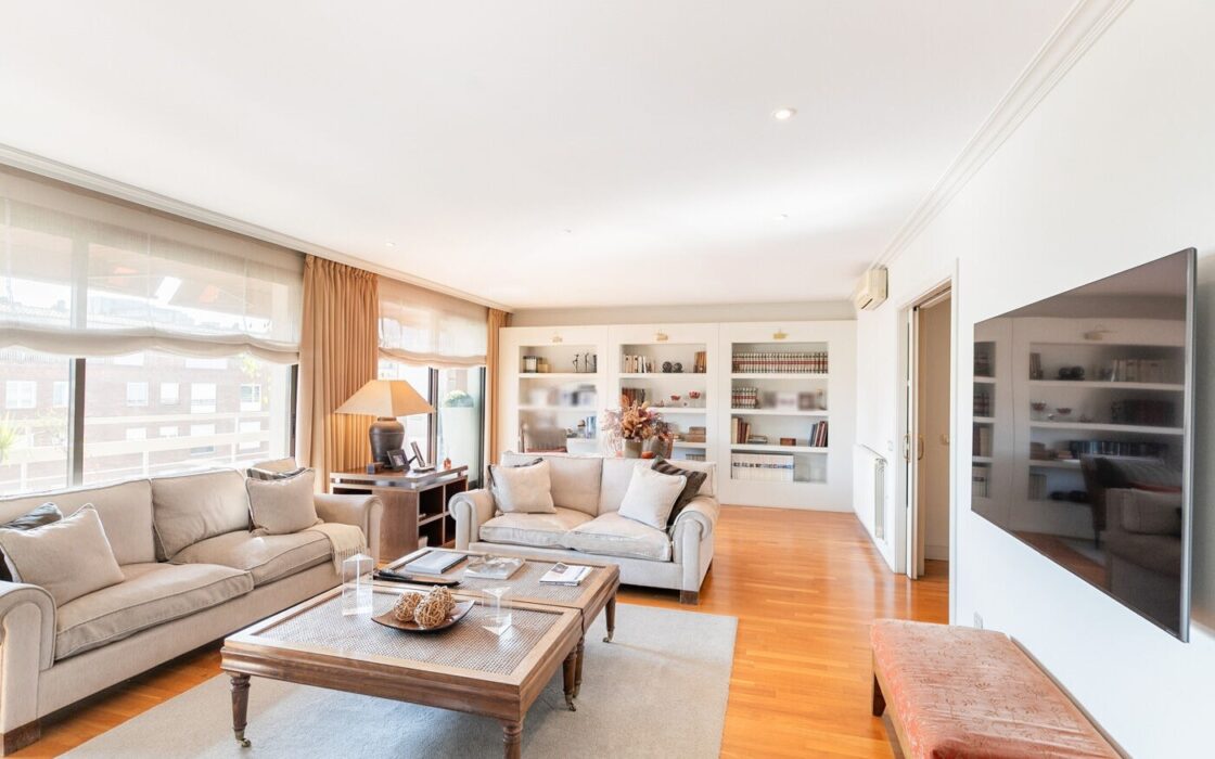 Эксклюзивный пентхаус с террасой в Педральбесе, 300 кв.м.