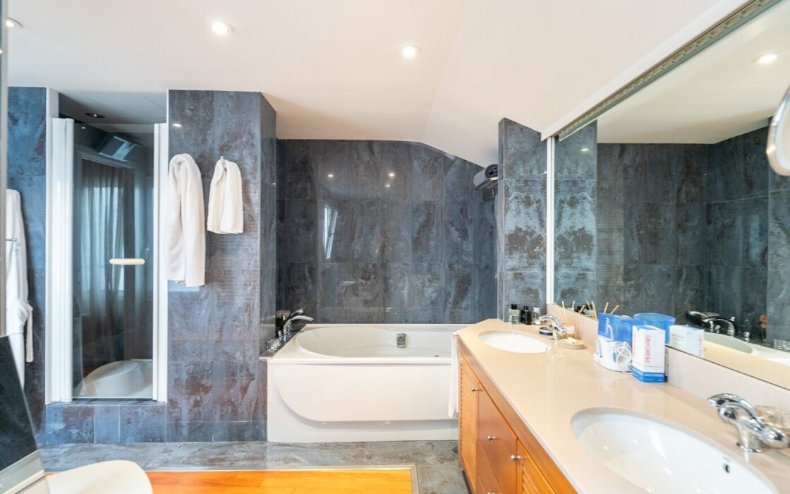 Эксклюзивный пентхаус с террасой в Педральбесе, 300 кв.м.