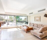 Будинок у Барселоні 437 кв.м з терасою та видом на Гауді