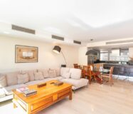 Будинок у Барселоні 437 кв.м з терасою та видом на Гауді