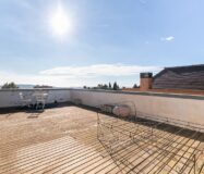 Будинок у Барселоні 437 кв.м з терасою та видом на Гауді