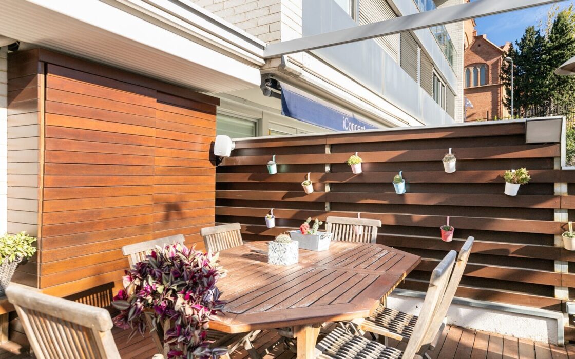 Будинок у Барселоні 437 кв.м з терасою та видом на Гауді