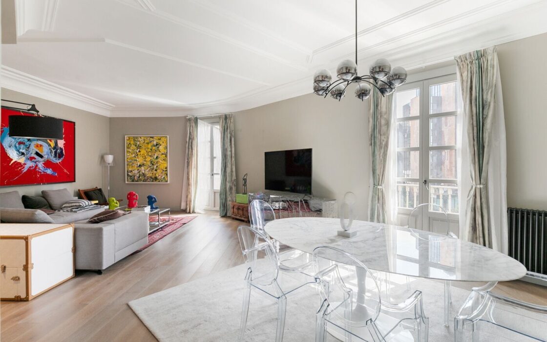 Просторная квартира с террасой в Эшампле, Барселона 3 комнаты